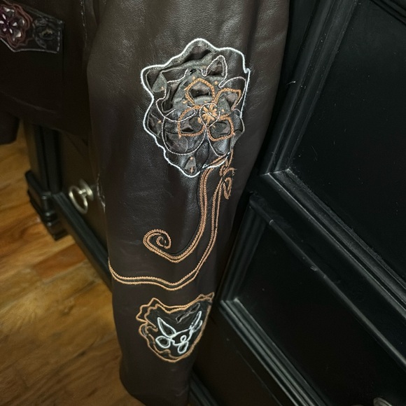 Leather jacket - Picture 5 of 16